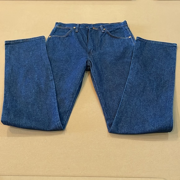 Wrangler men’s jeans 33 inch waist and 38 inch inseam price is firm - Picture 3 of 8